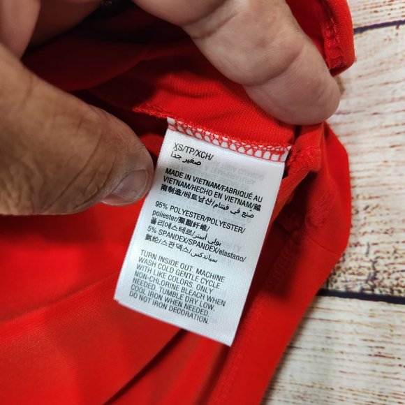 New With Tags Thalia Sodi Women's Size XS Eternal Red Keyhole Blouse 3/4 Sleeves - Picture 7 of 14